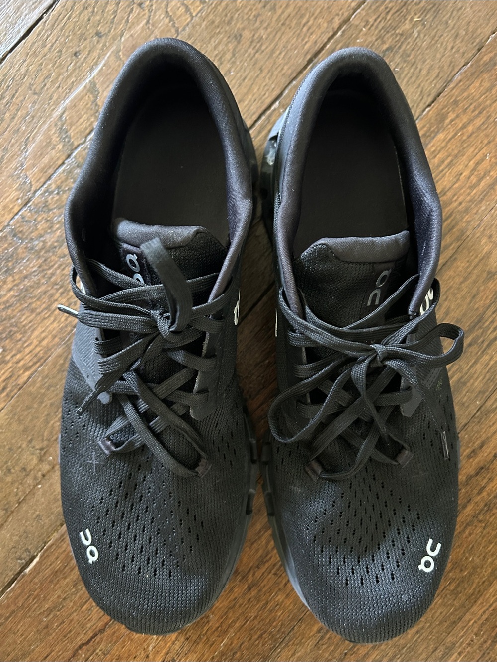 On Running Men’s Black Athletic Cloud-Style Running Shoes - Picture 6 of 10